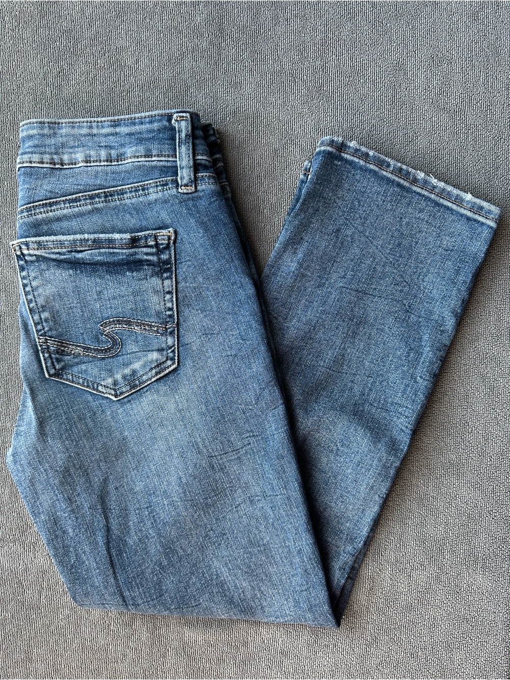 Silver Jeans Britt Capri - Size 28